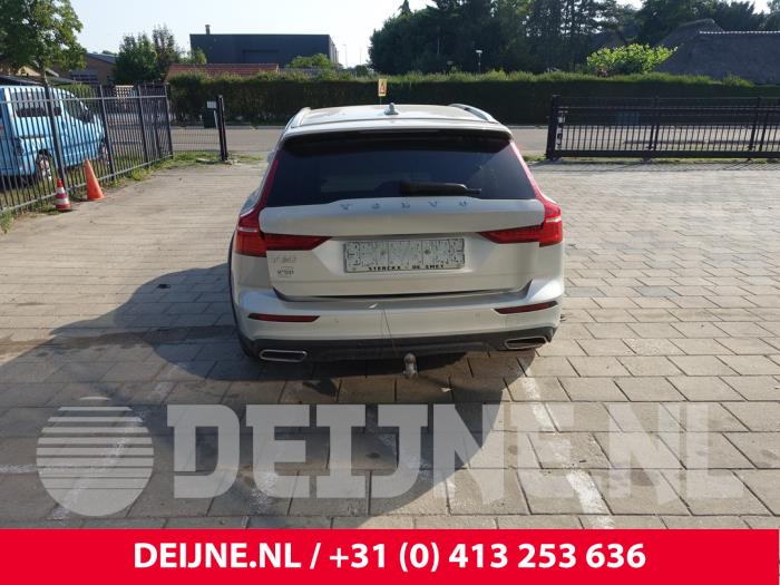 Volvo V60 Cross Country I 2.0 D3 16V Sloopvoertuig (2020, Grijs)