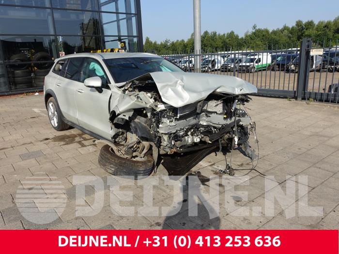 Volvo V60 Cross Country I 2.0 D3 16V Sloopvoertuig (2020, Grijs)