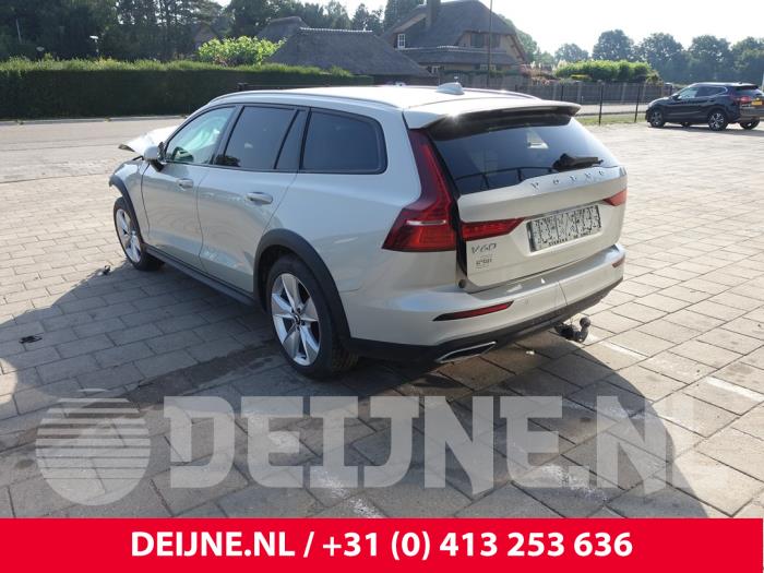 Volvo V60 Cross Country I 2.0 D3 16V Sloopvoertuig (2020, Grijs)
