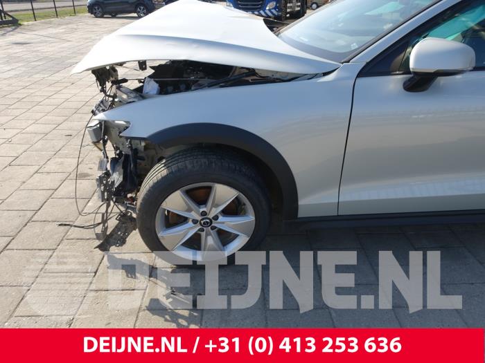 Volvo V60 Cross Country I 2.0 D3 16V Sloopvoertuig (2020, Grijs)