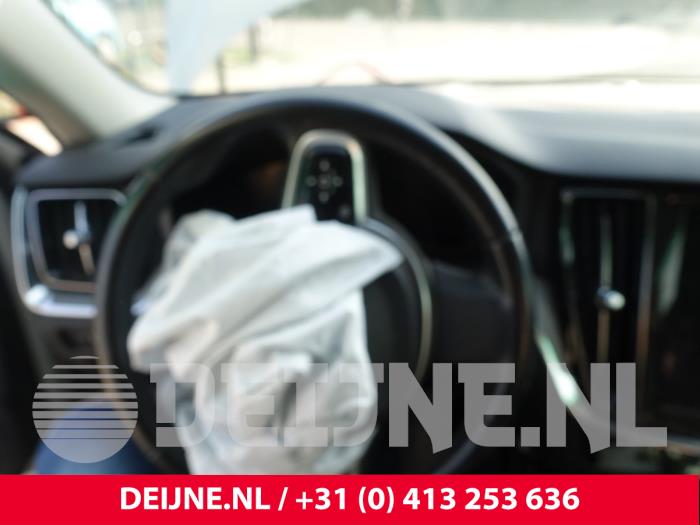 Volvo V60 Cross Country I 2.0 D3 16V Sloopvoertuig (2020, Grijs)