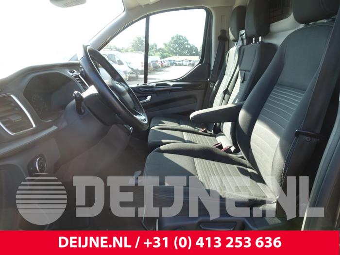 Ford Transit Custom 2.0 TDCi 16V Eco Blue 130 Sloopvoertuig (2018, Donker, Grijs)