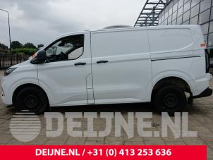 Ford Transit Custom 24-