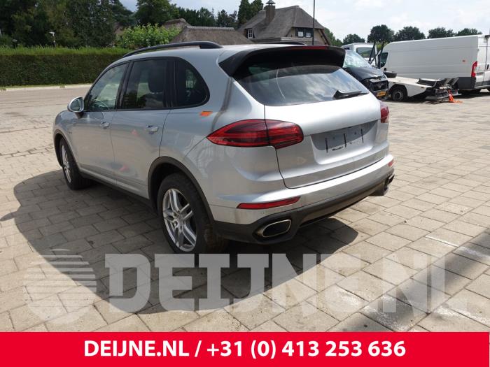 Porsche Cayenne II 3.0 D V6 24V Sloopvoertuig (2015, Zilvergrijs)