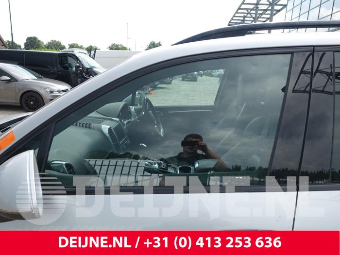 Porsche Cayenne II 3.0 D V6 24V Sloopvoertuig (2015, Zilvergrijs)