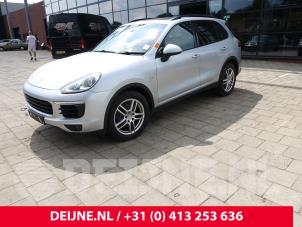 Porsche Cayenne II 3.0 D V6 24V Sloopvoertuig (2015, Zilvergrijs)