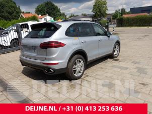 Porsche Cayenne II 3.0 D V6 24V Sloopvoertuig (2015, Zilvergrijs)