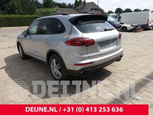 Porsche Cayenne II 3.0 D V6 24V Sloopvoertuig (2015, Zilvergrijs)