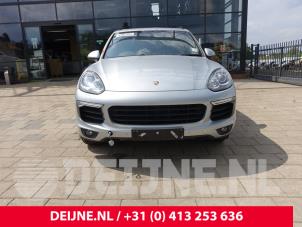 Porsche Cayenne II 3.0 D V6 24V Sloopvoertuig (2015, Zilvergrijs)