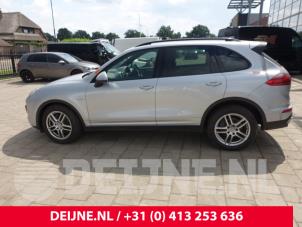 Porsche Cayenne II 3.0 D V6 24V Sloopvoertuig (2015, Zilvergrijs)