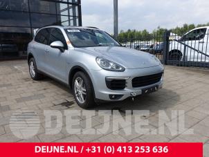Porsche Cayenne II 3.0 D V6 24V Sloopvoertuig (2015, Zilvergrijs)