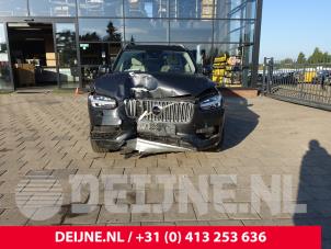 Volvo XC90 16-