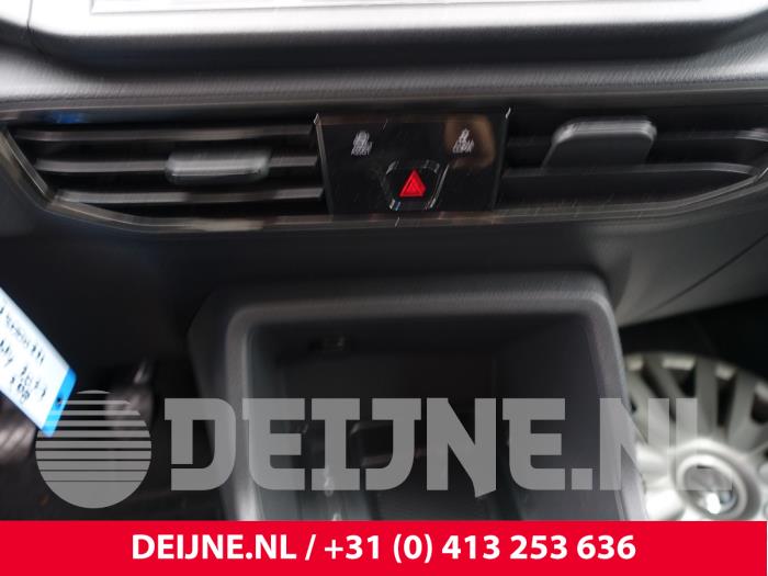 Volkswagen Caddy Cargo V 2.0 TDI BlueMotionTechnology Sloopvoertuig (2023, Wit)
