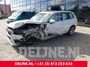 Volvo XC90 16-