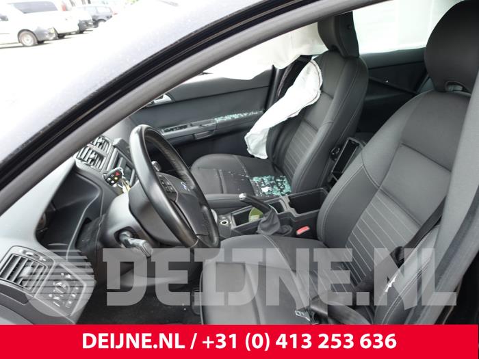 Volvo V50 2.4 20V Sloopvoertuig (2006, Zwart)