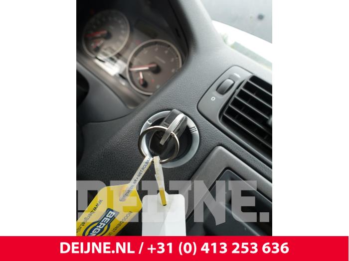 Volvo V50 2.4 20V Sloopvoertuig (2006, Zwart)