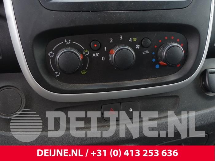 Renault Trafic 1.6 dCi Twin Turbo Sloopvoertuig (2017, Donker, Grijs)