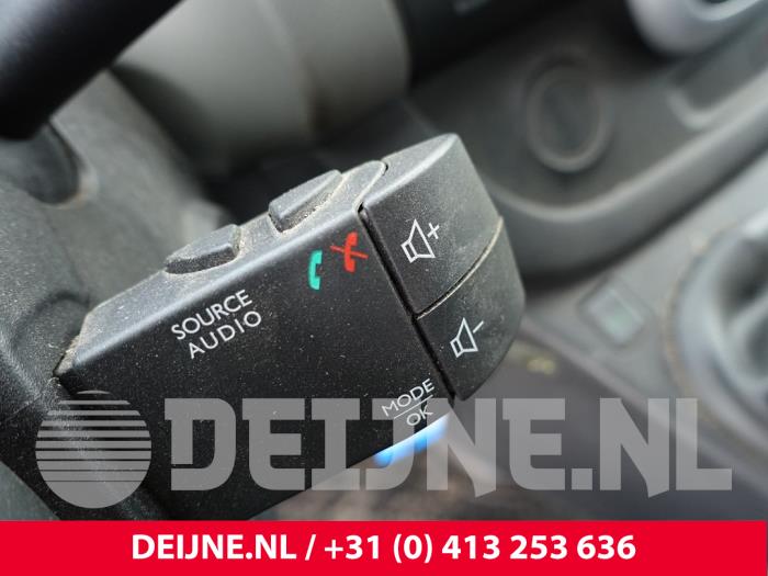 Renault Trafic 1.6 dCi Twin Turbo Sloopvoertuig (2017, Donker, Grijs)