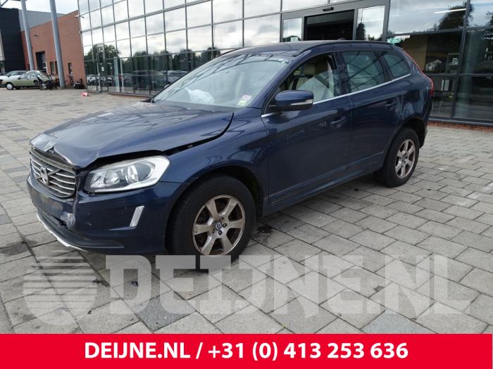 Volvo XC60 I 2.0 D3 20V Sloopvoertuig (2013, Blauw)