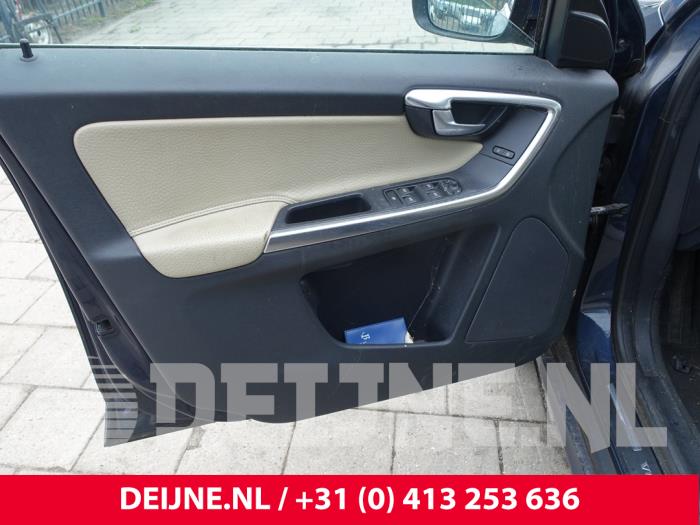 Volvo XC60 I 2.0 D3 20V Sloopvoertuig (2013, Blauw)