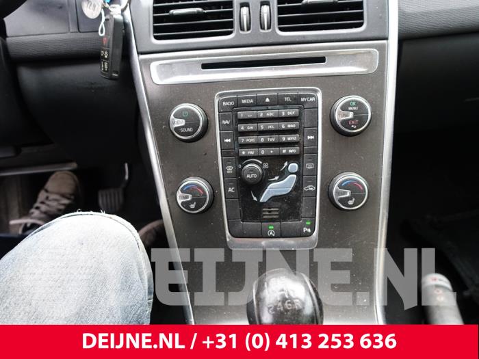 Volvo XC60 I 2.0 D3 20V Sloopvoertuig (2013, Blauw)