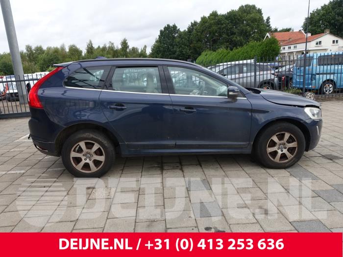 Volvo XC60 I 2.0 D3 20V Sloopvoertuig (2013, Blauw)