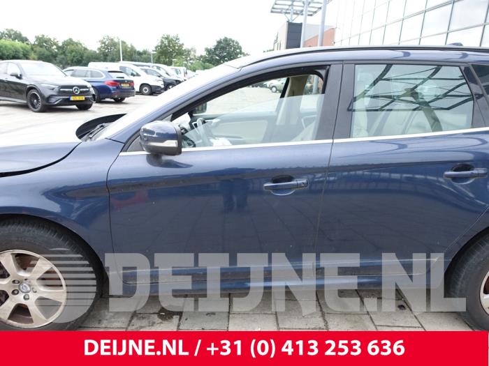 Volvo XC60 I 2.0 D3 20V Sloopvoertuig (2013, Blauw)