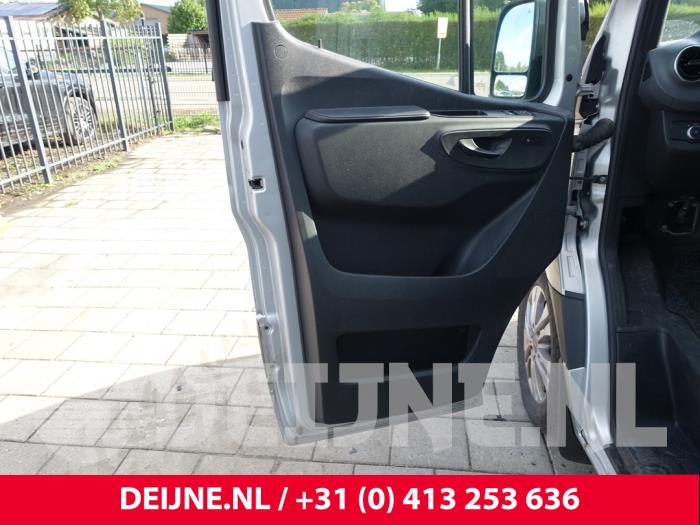 Mercedes Sprinter 3,5t 319 CDI 3.0 V6 24V RWD Sloopvoertuig (2021, Zilvergrijs)