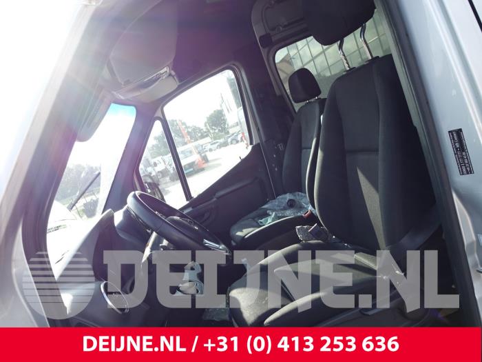 Mercedes Sprinter 3,5t 319 CDI 3.0 V6 24V RWD Sloopvoertuig (2021, Zilvergrijs)