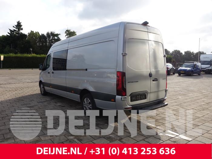 Mercedes Sprinter 3,5t 319 CDI 3.0 V6 24V RWD Sloopvoertuig (2021, Zilvergrijs)