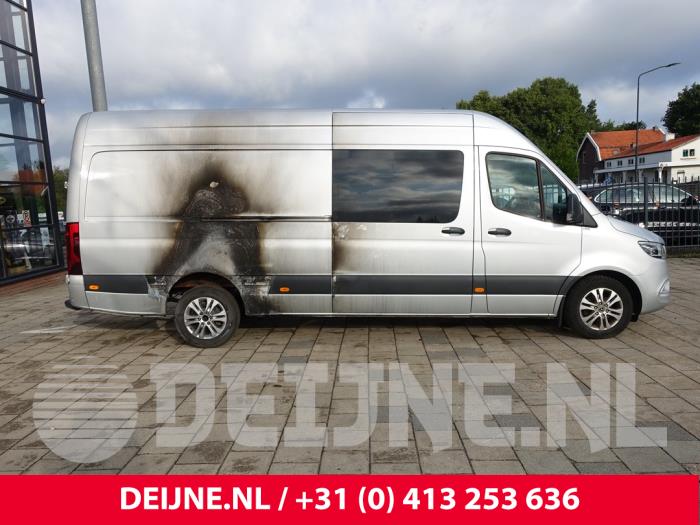 Mercedes Sprinter 3,5t 319 CDI 3.0 V6 24V RWD Sloopvoertuig (2021, Zilvergrijs)