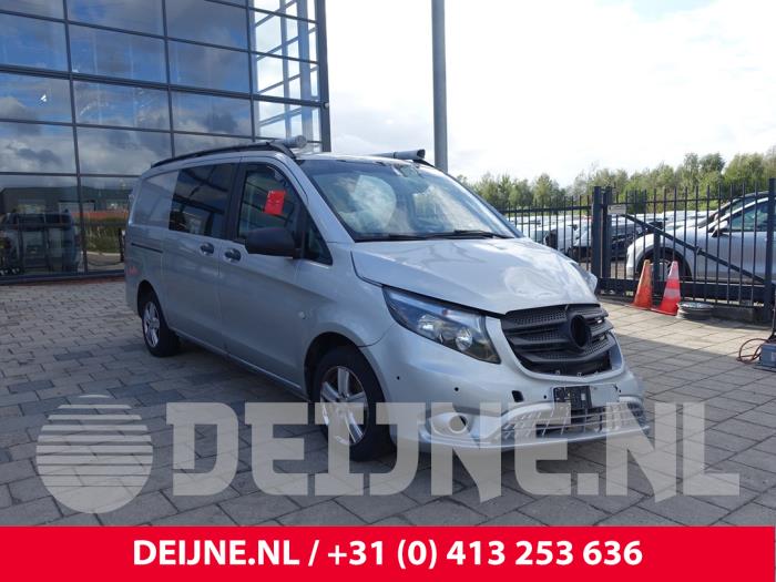 Mercedes Vito 1.6 111 CDI 16V Sloopvoertuig (2017, Zilvergrijs)