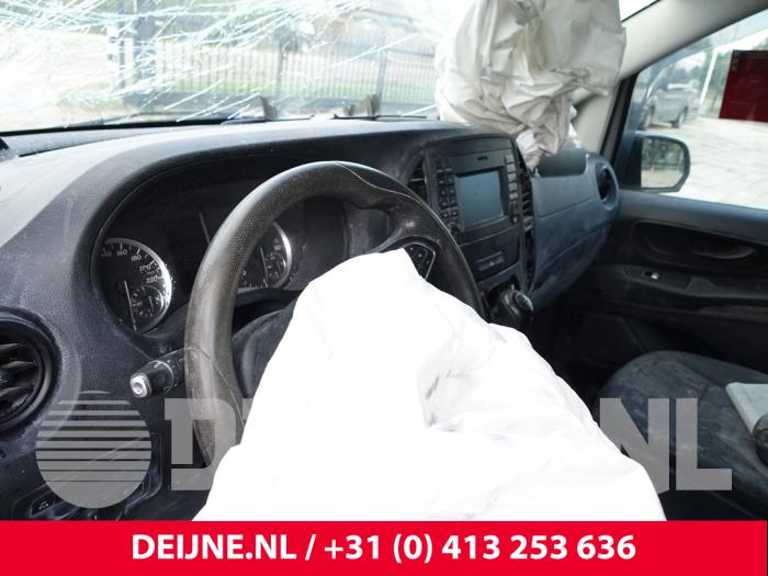 Mercedes Vito 1.6 111 CDI 16V Sloopvoertuig (2017, Zilvergrijs)