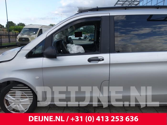 Mercedes Vito 1.6 111 CDI 16V Sloopvoertuig (2017, Zilvergrijs)