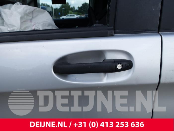 Mercedes Vito 1.6 111 CDI 16V Sloopvoertuig (2017, Zilvergrijs)