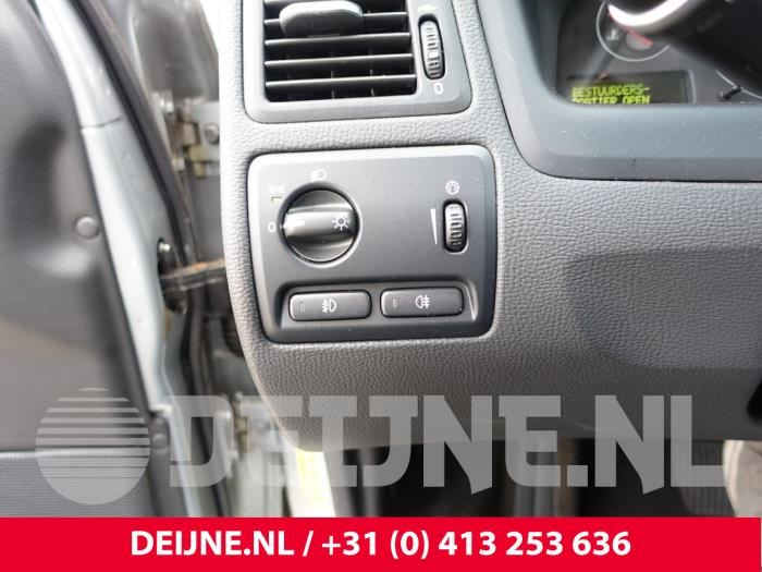 Volvo V70 2.4 D5 20V Sloopvoertuig (2008, Grijs)