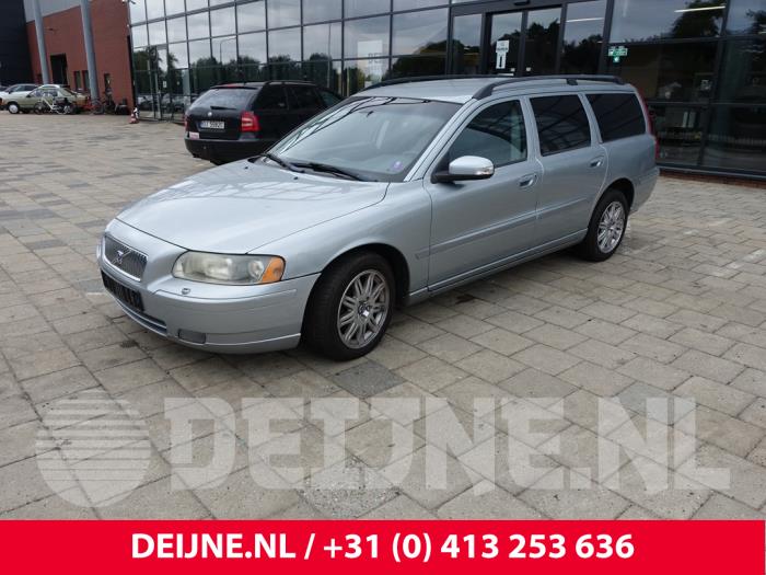 Volvo V70 2.4 D5 20V Sloopvoertuig (2008, Grijs)