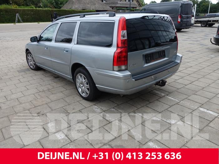 Volvo V70 2.4 D5 20V Sloopvoertuig (2008, Grijs)