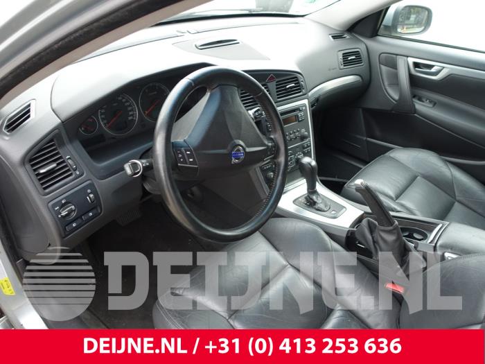 Volvo V70 2.4 D5 20V Sloopvoertuig (2008, Grijs)
