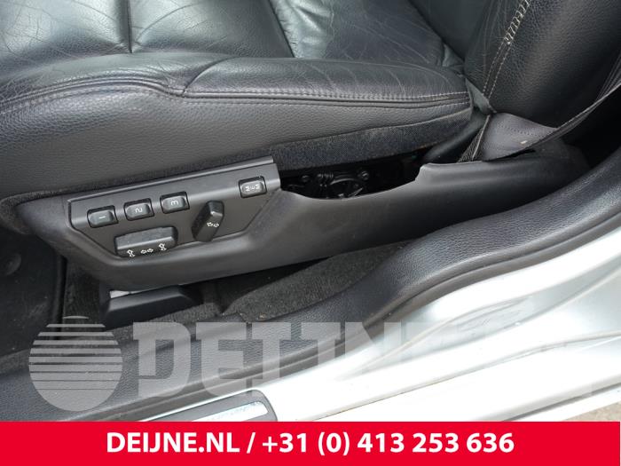 Volvo V70 2.4 D5 20V Sloopvoertuig (2008, Grijs)