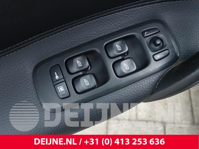 Volvo V70 2.4 D5 20V Sloopvoertuig (2008, Grijs)