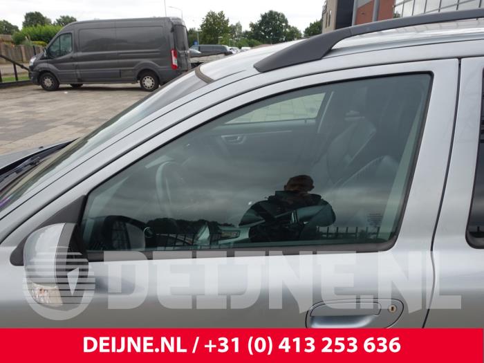 Volvo V70 2.4 D5 20V Sloopvoertuig (2008, Grijs)