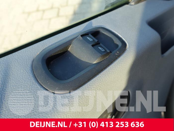 Ford Transit 2.0 TDCi 16V Eco Blue 170 Sloopvoertuig (2017, Donker, Grijs)