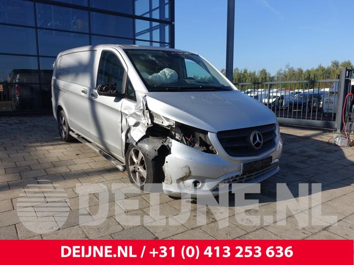 Mercedes Vito 1.6 111 CDI 16V Sloopvoertuig (2015, Zilvergrijs)