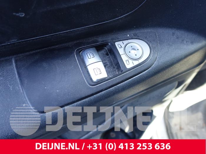 Mercedes Vito 1.6 111 CDI 16V Sloopvoertuig (2015, Zilvergrijs)