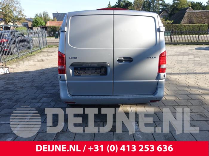 Mercedes Vito 1.6 111 CDI 16V Sloopvoertuig (2015, Zilvergrijs)