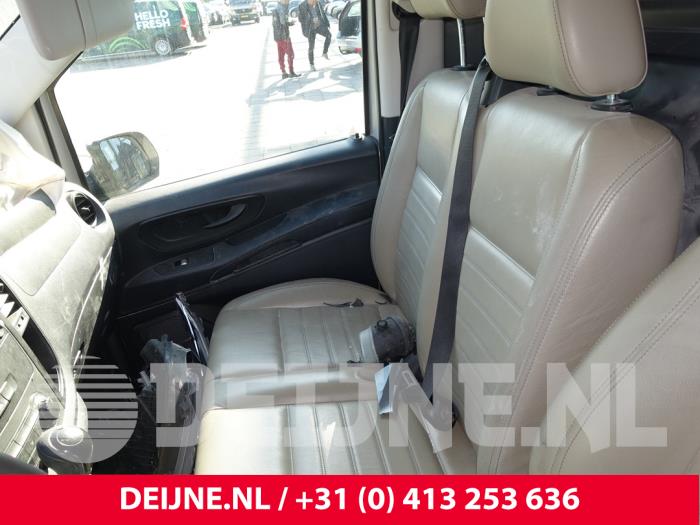 Mercedes Vito 1.6 111 CDI 16V Sloopvoertuig (2015, Zilvergrijs)