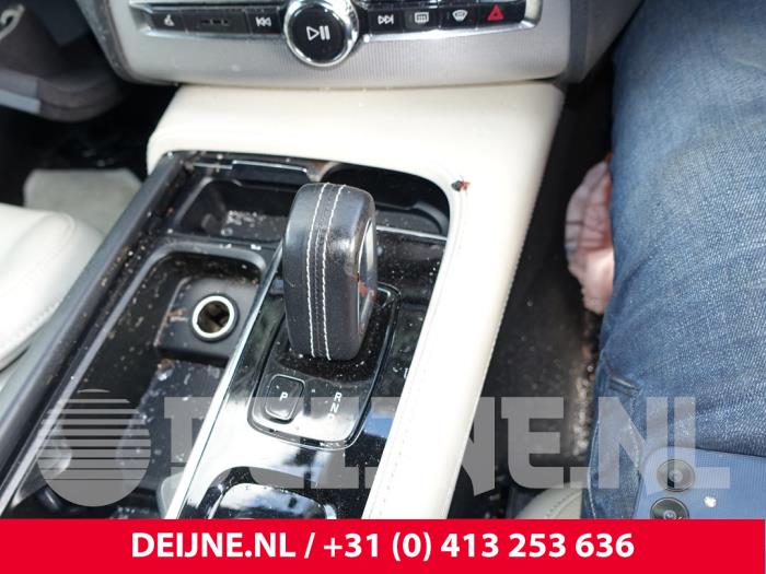 Volvo XC90 II 2.0 B5 Mild Hybrid Geartronic 16V AWD Sloopvoertuig (2020, Zwart)