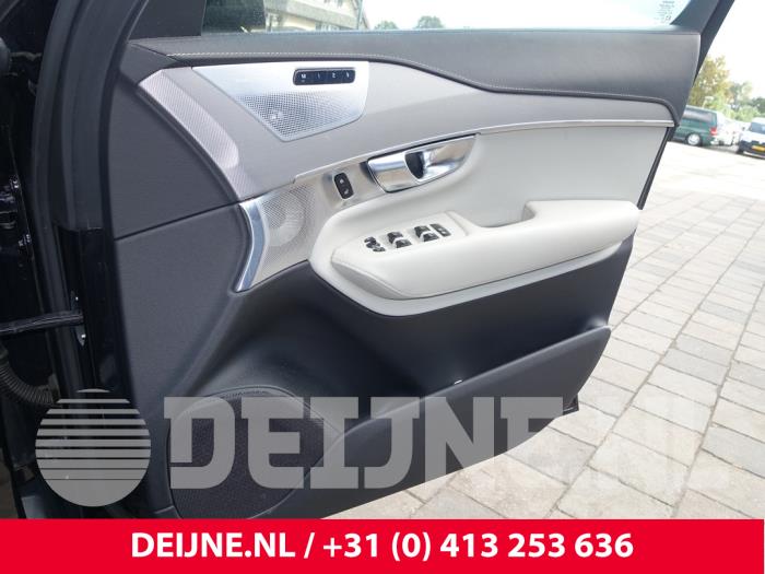 Volvo XC90 II 2.0 B5 Mild Hybrid Geartronic 16V AWD Sloopvoertuig (2020, Zwart)