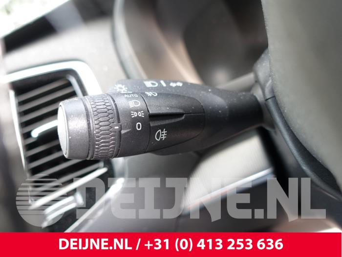 Volvo XC90 II 2.0 B5 Mild Hybrid Geartronic 16V AWD Sloopvoertuig (2020, Zwart)